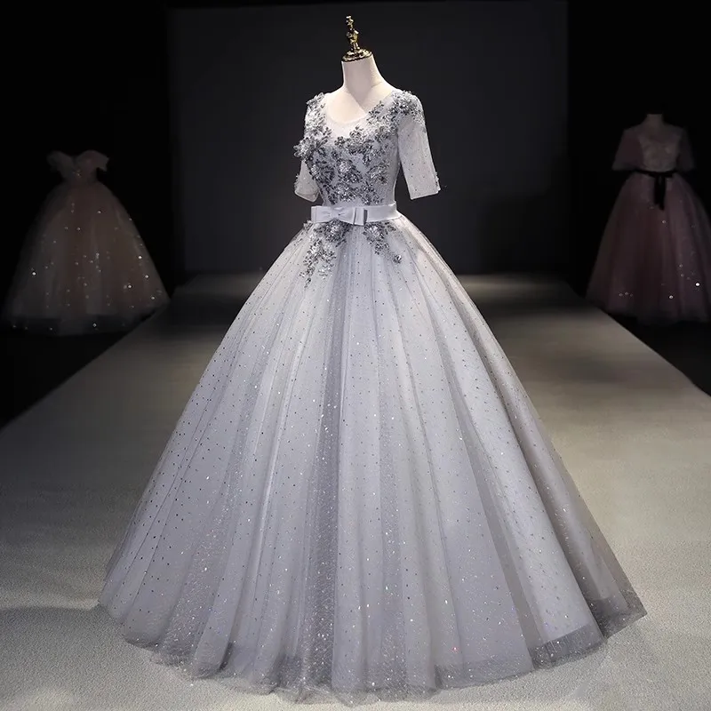 Ashely Alsa Elegant 2023 Silver Grey Prom Party Dress O-Neck Half Sleeve Formal Occasion Gown Quinceanera Dresses 15 16 Girls 
Ashely Alsa Elegant 2023 Silver Grey Prom Party Dress O-Neck Half Sleeve Formal Occasion Gown Quinceanera Dresses 15 16 Girls