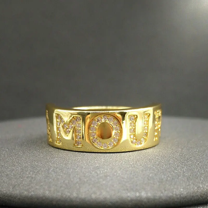 Amoo S925 Sterling Silver Ring Gold Letter AMOUR Love Woman Ring Simple Modern Jewelry Europe And America Valentine's Date Gift
Amoo S925 Sterling Silver Ring Gold Letter AMOUR Love Woman Ring Simple Modern Jewelry Europe And America Valentine's Date Gift