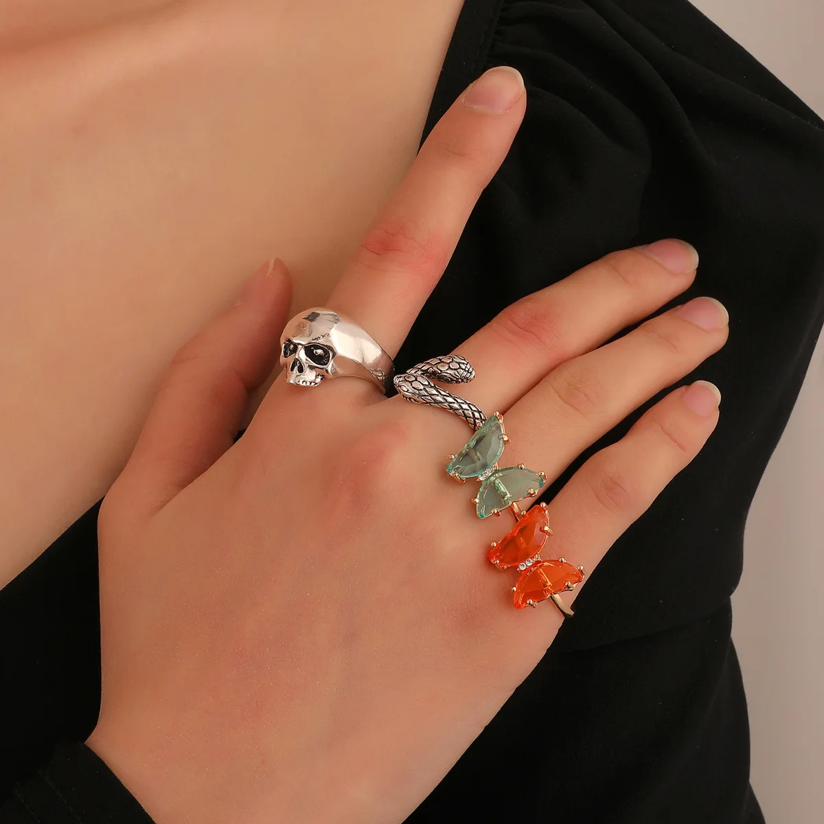 4 PCS Punk Skull Butterfly Finger Ring Set For Women Fashion Gothic Stone Vintage Ring Jewelry Party Gift Accessories
4 PCS Punk Skull Butterfly Finger Ring Set For Women Fashion Gothic Stone Vintage Ring Jewelry Party Gift Accessories