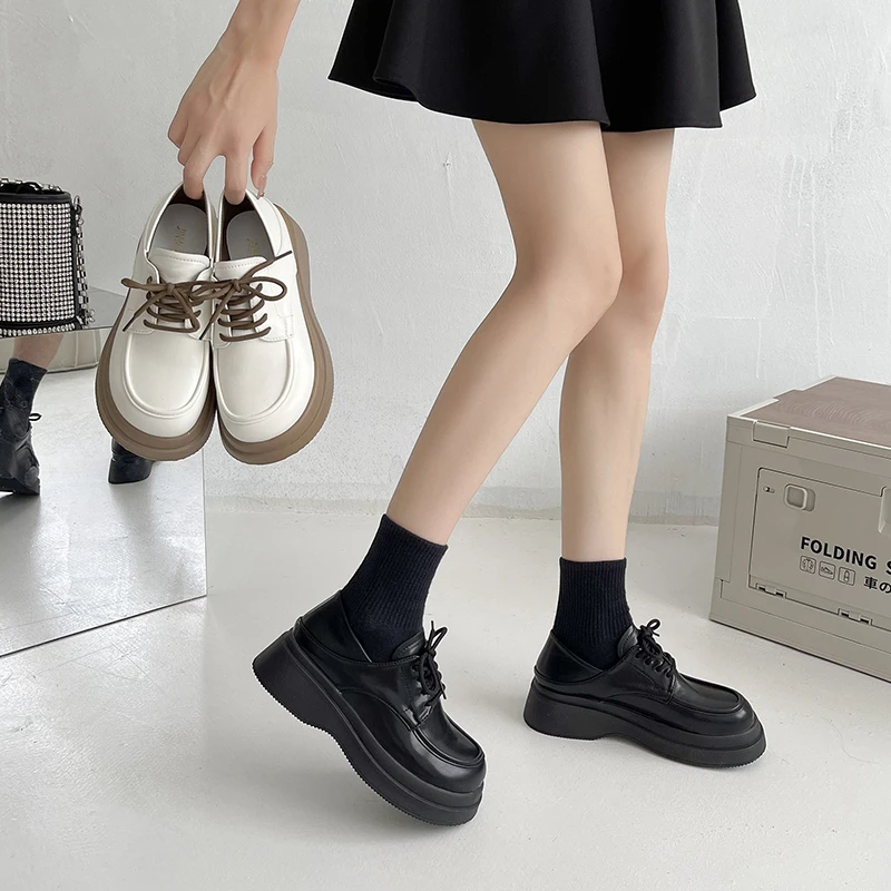2022 New Ladies Gothic Women's Shoes Black White Leather Platform Lolita Mary Jane Flats Fashion Lace Up Harajuku Style Loafers
2022 New Ladies Gothic Women's Shoes Black White Leather Platform Lolita Mary Jane Flats Fashion Lace Up Harajuku Style Loafers