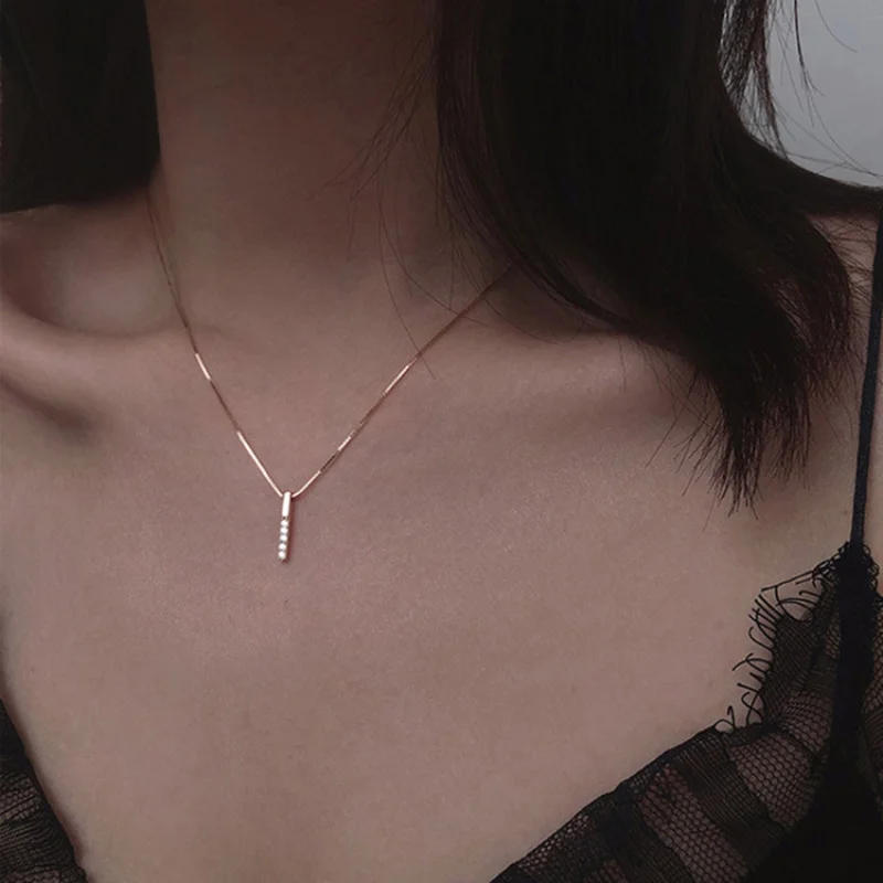 VOQ Silver Color Simple Strip Geometric Cubic Zircon Necklace Clavicle Chain Charm Necklace for Women Gift
VOQ Silver Color Simple Strip Geometric Cubic Zircon Necklace Clavicle Chain Charm Necklace for Women Gift