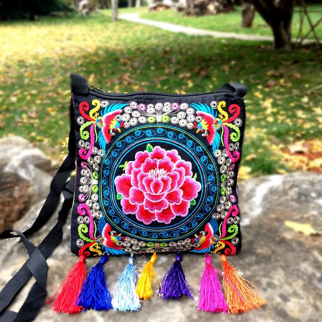 Ethnic style embroidered bag, lady embroidery diagonal bag, tassel large-capacity casual all-match portable shoulder bag SP0254
Ethnic style embroidered bag, lady embroidery diagonal bag, tassel large-capacity casual all-match portable shoulder bag SP0254
