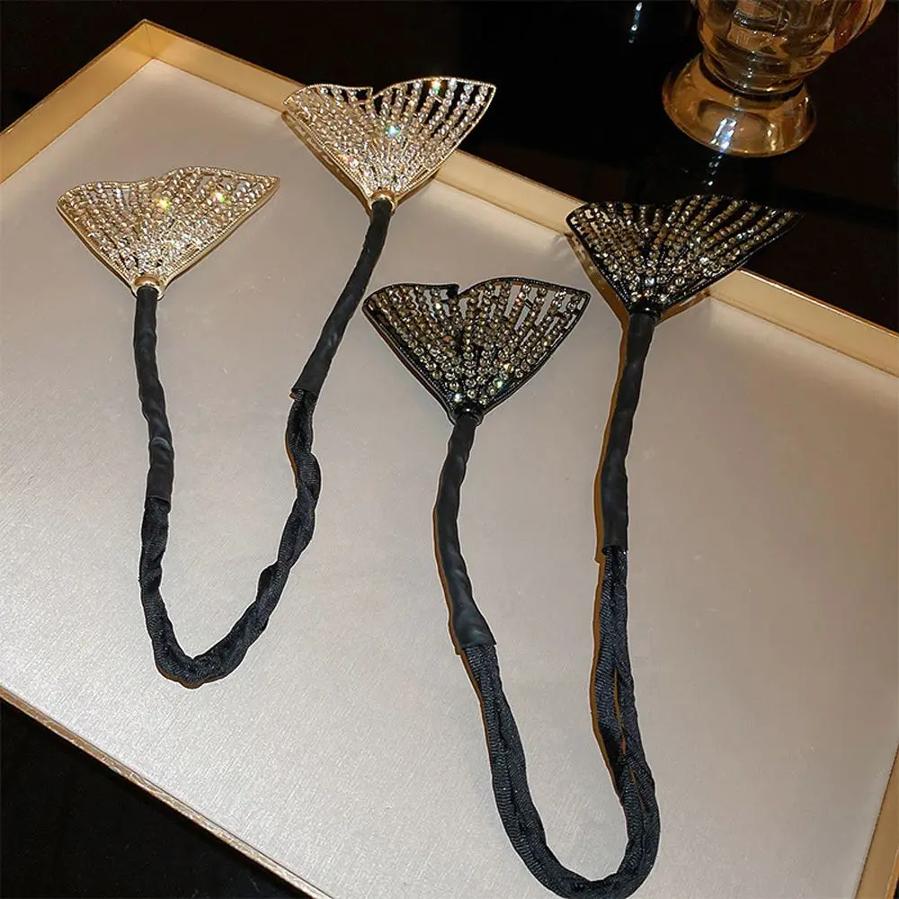 Korean Elegant Crystal Hair Bun Maker Fishtail Zircon Hair Clip Vintage Ball Head Curler Disk Hair Sticks for Women Girls
Korean Elegant Crystal Hair Bun Maker Fishtail Zircon Hair Clip Vintage Ball Head Curler Disk Hair Sticks for Women Girls