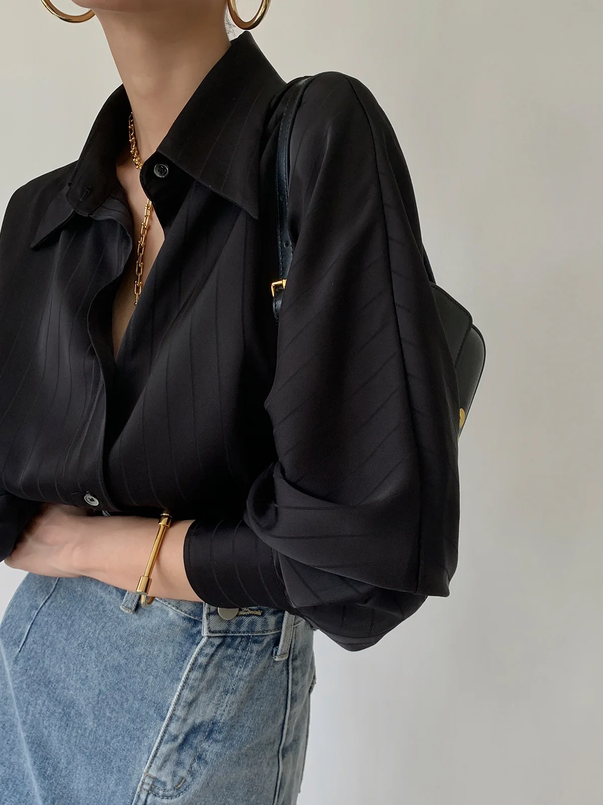 Striped Tshirt For Women Streetwear Long-sleeved Solid Elegant Literary Loose Casual Turn-down Collar Single Breasted Blouses
Striped Tshirt For Women Streetwear Long-sleeved Solid Elegant Literary Loose Casual Turn-down Collar Single Breasted Blouses