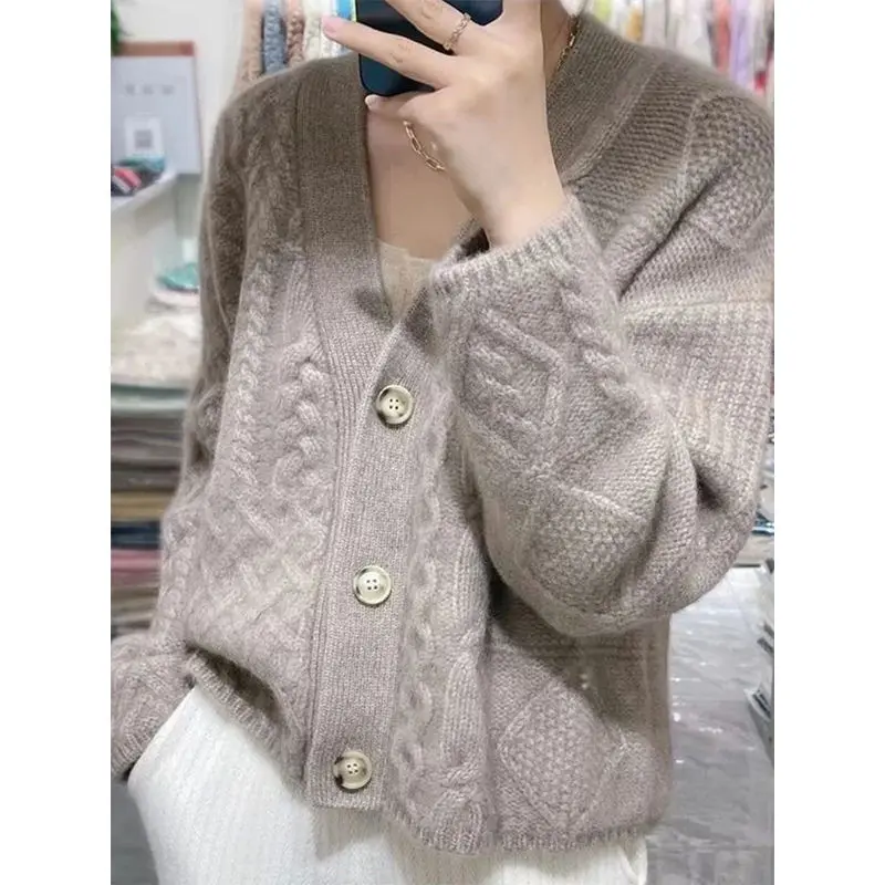 2022 New Korean Style V-neck Short Knitted Sweaters Women Cardigan Fashion Sleeve Protection Regular Tops Ropa Mujer T473
2022 New Korean Style V-neck Short Knitted Sweaters Women Cardigan Fashion Sleeve Protection Regular Tops Ropa Mujer T473