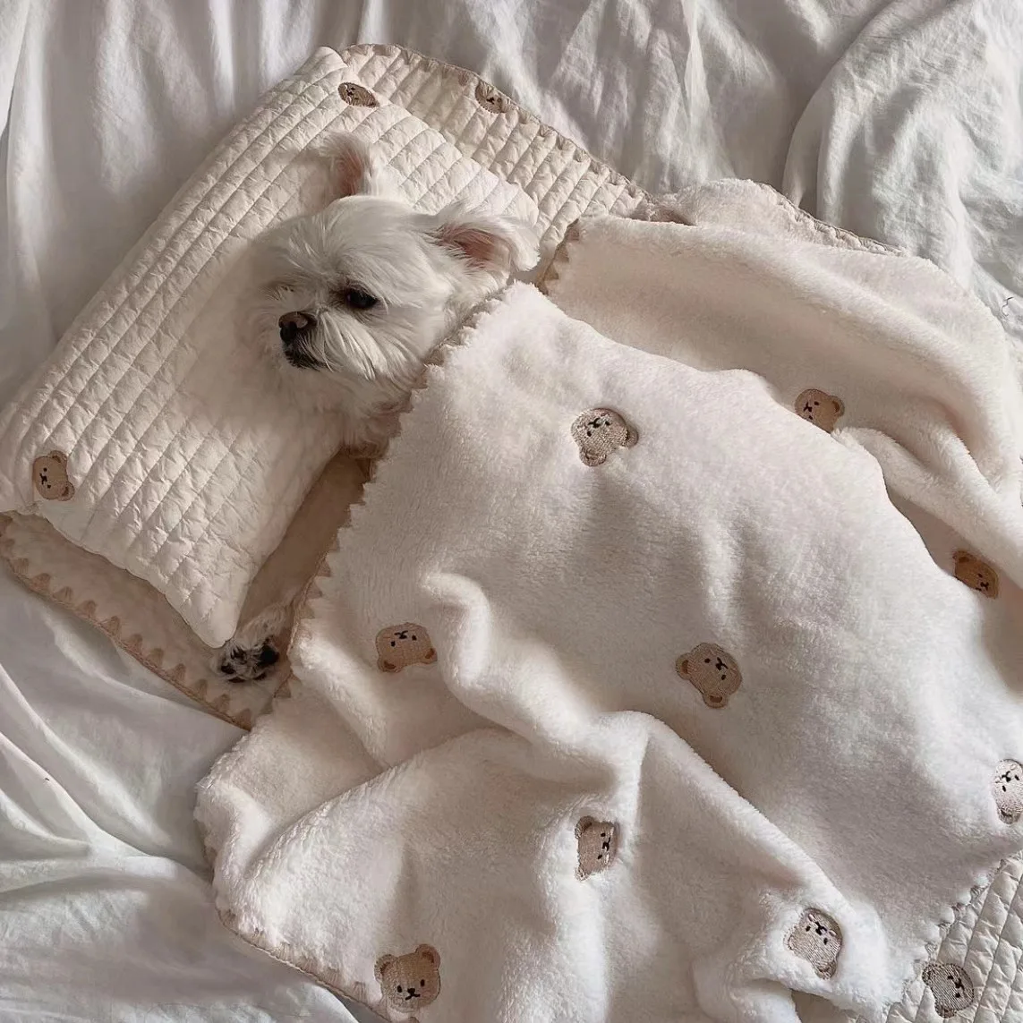 3Pcs /Set Dog Bed Set with Pillow Mattress Comforter Removable Washable Cat Nest Soft Comfortable Pet Supplies Dog Accessories
3Pcs /Set Dog Bed Set with Pillow Mattress Comforter Removable Washable Cat Nest Soft Comfortable Pet Supplies Dog Accessories