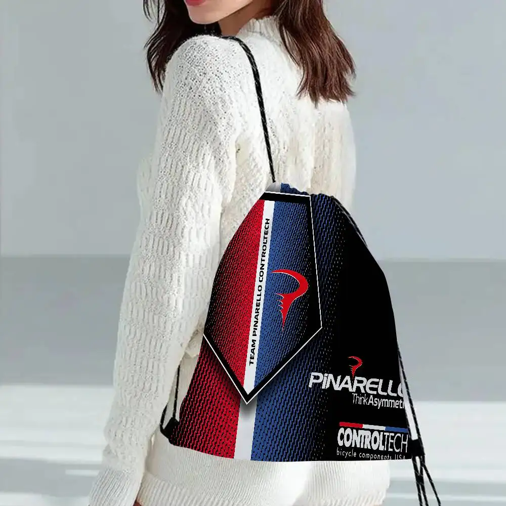 P-Pinarellos спортивный рюкзак Oxford
P-Pinarellos спортивный рюкзак Oxford