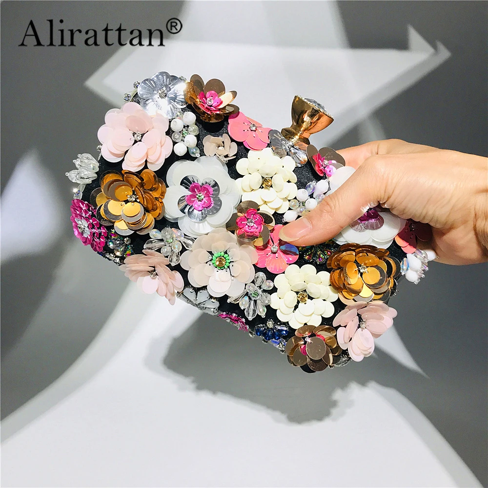 Новинка 2023, стильный кошелек, вечерняя роскошная женская сумка для свадебного торжества, Женский Свадебный клатч, кошелек, шелковая сумочка 
Новинка 2023, стильный кошелек, вечерняя роскошная женская сумка для свадебного торжества, Женский Свадебный клатч, кошелек, шелковая сумочка