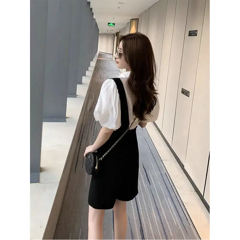 Women Summer Two-piece Korean Version Suit Puff Sleeves White Shirt Girl Design Sense Straps Shorts Fashion Casual Style Suit XL
Women Summer Two-piece Korean Version Suit Puff Sleeves White Shirt Girl Design Sense Straps Shorts Fashion Casual Style Suit XL