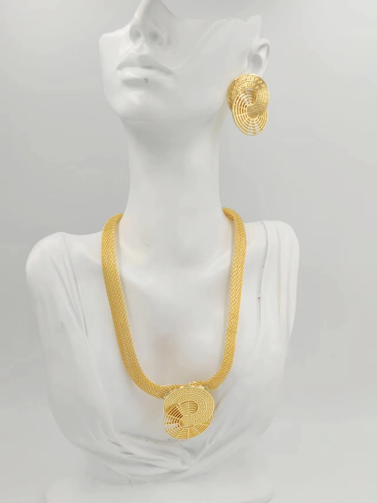 Women Gold Ethiopian Jewelry Set Bride Dubai Jewelry Wedding 24K Brazil Eritrea Arab African Earrings Necklace Set 
Women Gold Ethiopian Jewelry Set Bride Dubai Jewelry Wedding 24K Brazil Eritrea Arab African Earrings Necklace Set