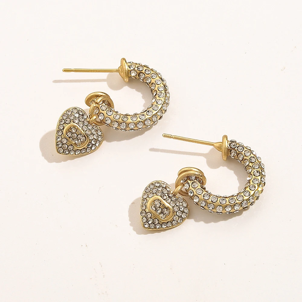 Vintage Heart Earrings Light Luxury Earrings Diamond Earring for Women Senior C Type Earring Fashion Jewelry Gift Woman Earrings
Vintage Heart Earrings Light Luxury Earrings Diamond Earring for Women Senior C Type Earring Fashion Jewelry Gift Woman Earrings