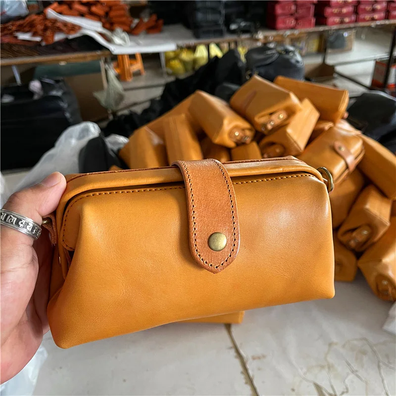 

AETOO New first layer cowhide hand-wrapped through dyed waxed leather ladies' leather doctor's bag cross-body small bag