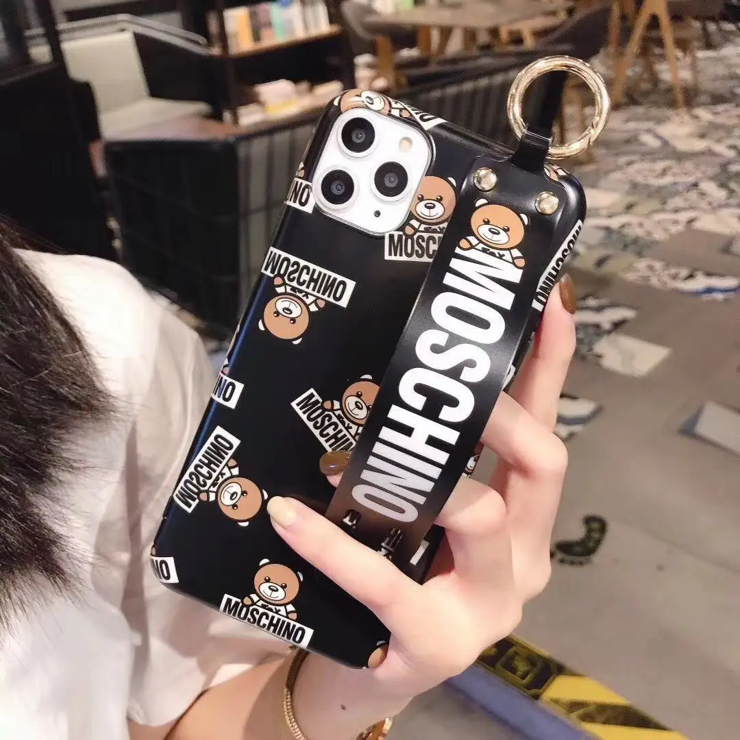 MOSCHINO MOSCHINO apple 11pro Max mobile phone case i7 / 8plus / XS Max frosted soft case
MOSCHINO MOSCHINO apple 11pro Max mobile phone case i7 / 8plus / XS Max frosted soft case