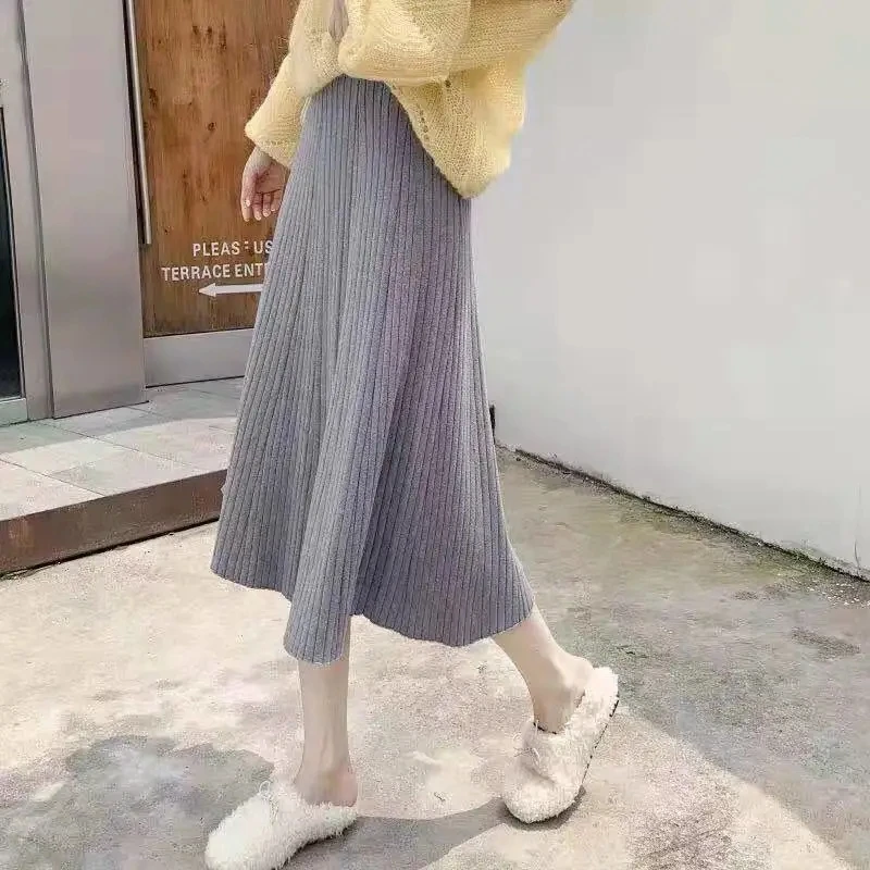 2022 Autumn And Winter Mid-length Ruffled Knitted Skirts Women's High Waist A-line Pleated skirt Fashion Solid Color Skirt
2022 Autumn And Winter Mid-length Ruffled Knitted Skirts Women's High Waist A-line Pleated skirt Fashion Solid Color Skirt