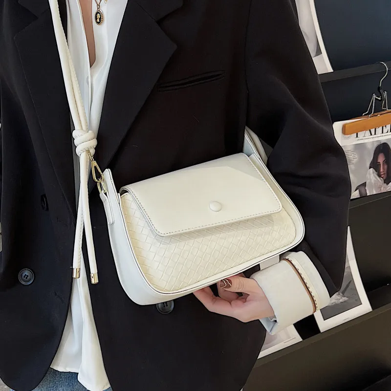 Leather Woven Female Crossbody Bag White Weave Shoulder Bag All Match Designer Handbags Women's Trendy Small Flap Messenger Bag
Leather Woven Female Crossbody Bag White Weave Shoulder Bag All Match Designer Handbags Women's Trendy Small Flap Messenger Bag
