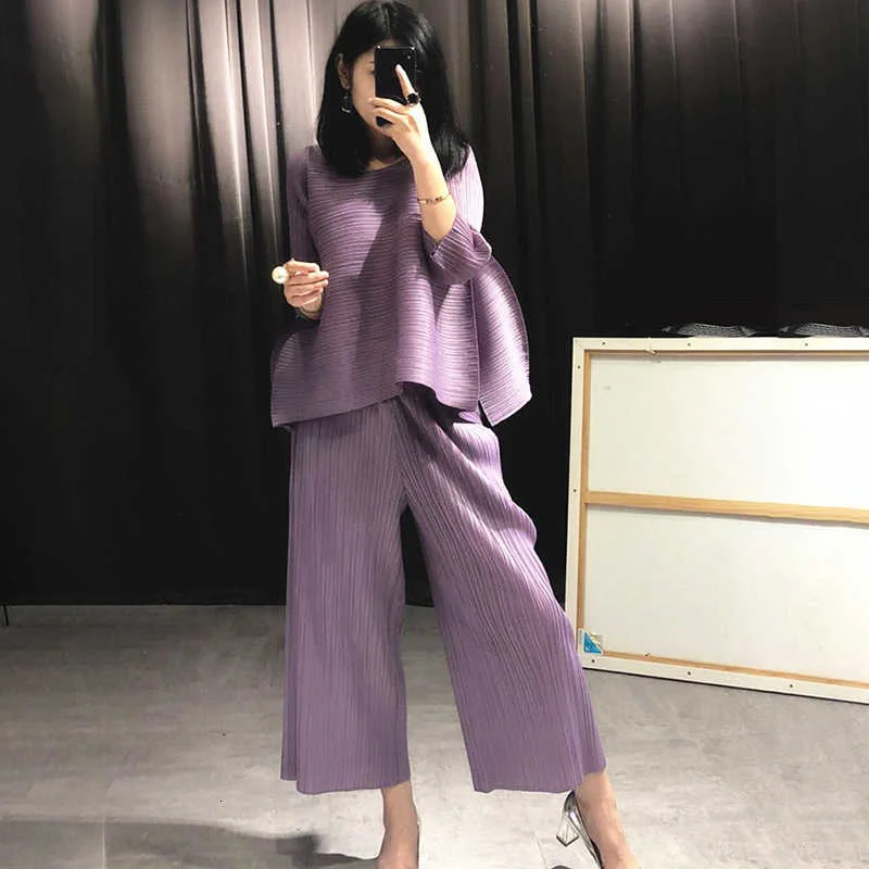 Suit Woman Casual Style Solid Round Collar Pullover T Shirt + Wide Leg Pants High Elastic 2022 New Summer Fashion
Suit Woman Casual Style Solid Round Collar Pullover T Shirt + Wide Leg Pants High Elastic 2022 New Summer Fashion