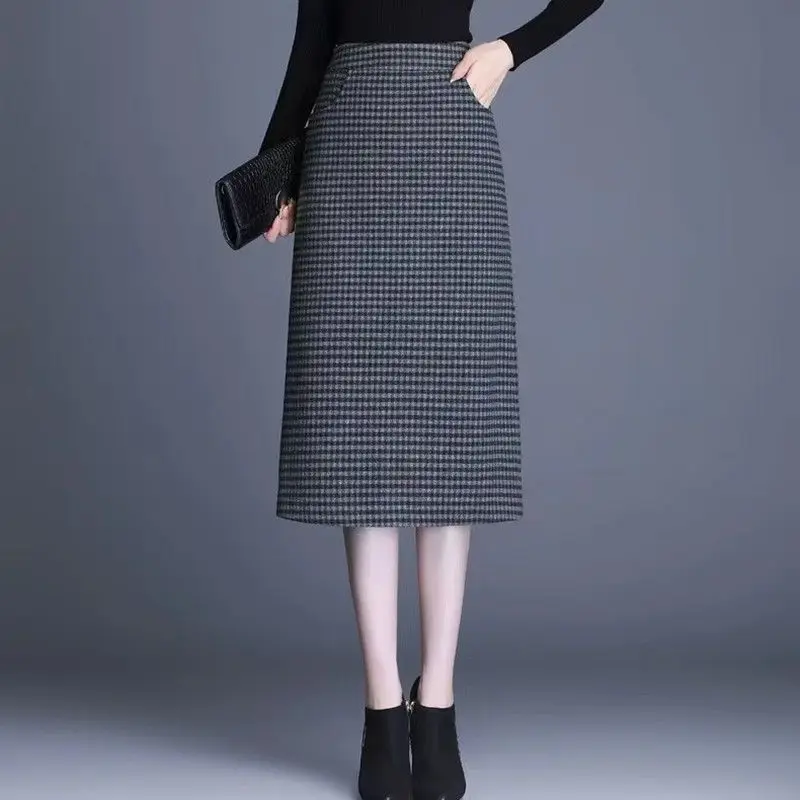 2023 New Autumn Winter Korean Elegant Woolen A Line Skirt Female Vintage Fashion Plaid High Waist Bodycon Skirts Tops F133
2023 New Autumn Winter Korean Elegant Woolen A Line Skirt Female Vintage Fashion Plaid High Waist Bodycon Skirts Tops F133