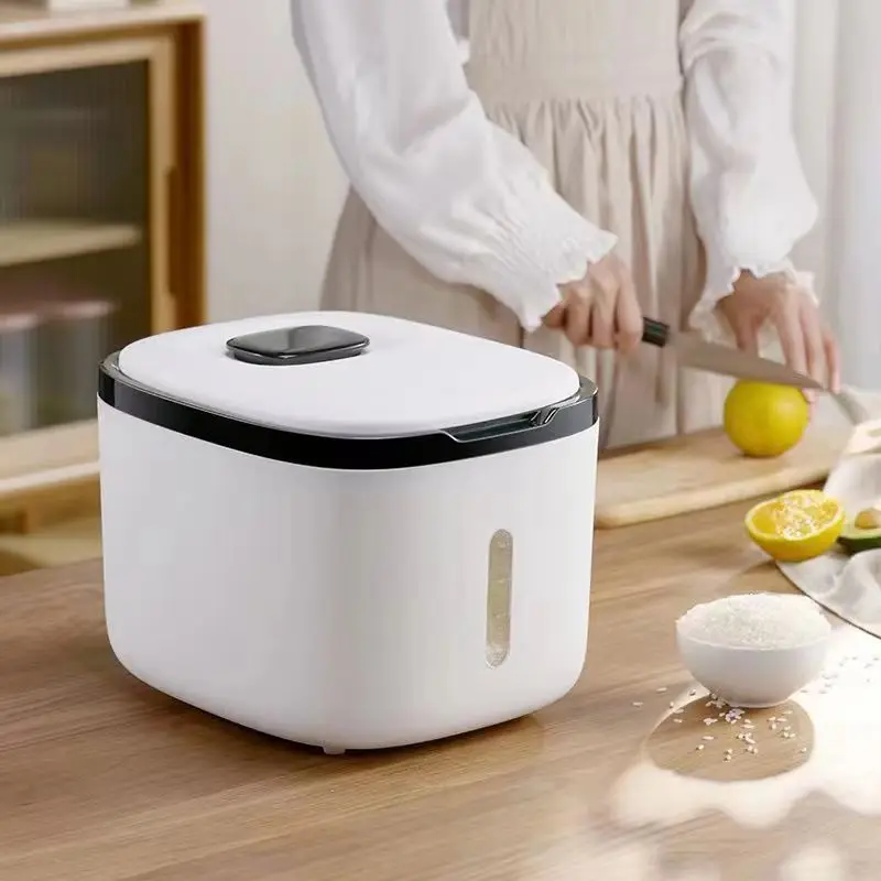 10KG large-capacity kitchen rice bucket sealed lunch box household insect-proof moisture-proof grain container grain storage box 
10KG large-capacity kitchen rice bucket sealed lunch box household insect-proof moisture-proof grain container grain storage box