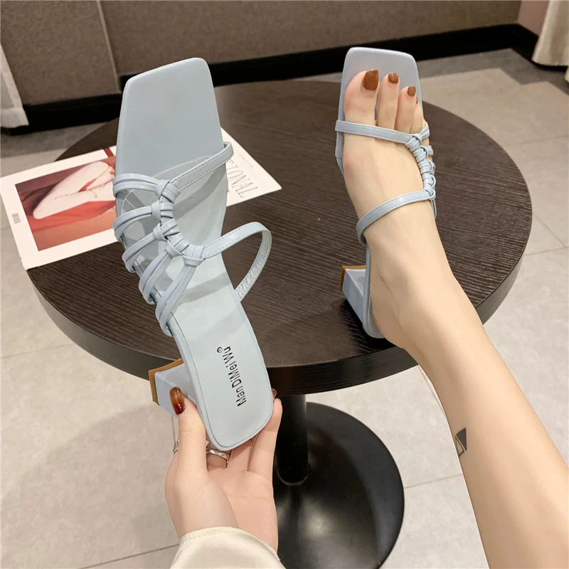 Slippers Women 2022 Summer New Thick Heel Open Toe Woven High Heels Slides Ladies Shoes Women's Slippers Sweet Shallow Sandals
Slippers Women 2022 Summer New Thick Heel Open Toe Woven High Heels Slides Ladies Shoes Women's Slippers Sweet Shallow Sandals