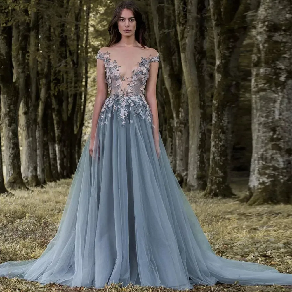 Elegant A Line Tulle Prom Dresses V-Neck 3D Flowers Lace Appliques Beading Evening Gowns Dubai Women Party Dress
Elegant A Line Tulle Prom Dresses V-Neck 3D Flowers Lace Appliques Beading Evening Gowns Dubai Women Party Dress