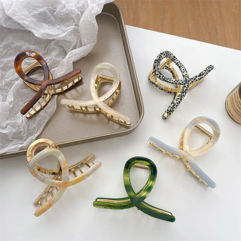 2022 New Acetate Alloy Hair Claw Clip Charm Hair Accessories for Women Back Head Crab Clamps Hand Polished Metal Grip Headwear
2022 New Acetate Alloy Hair Claw Clip Charm Hair Accessories for Women Back Head Crab Clamps Hand Polished Metal Grip Headwear