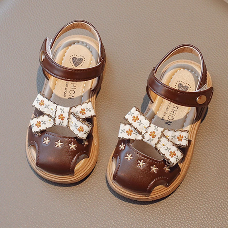 2023 Summer New Little Flower Bow Princess Shoes with Hollow Toe and Soft Sole Anti Slip Versatile Fashion Sandals
2023 Summer New Little Flower Bow Princess Shoes with Hollow Toe and Soft Sole Anti Slip Versatile Fashion Sandals