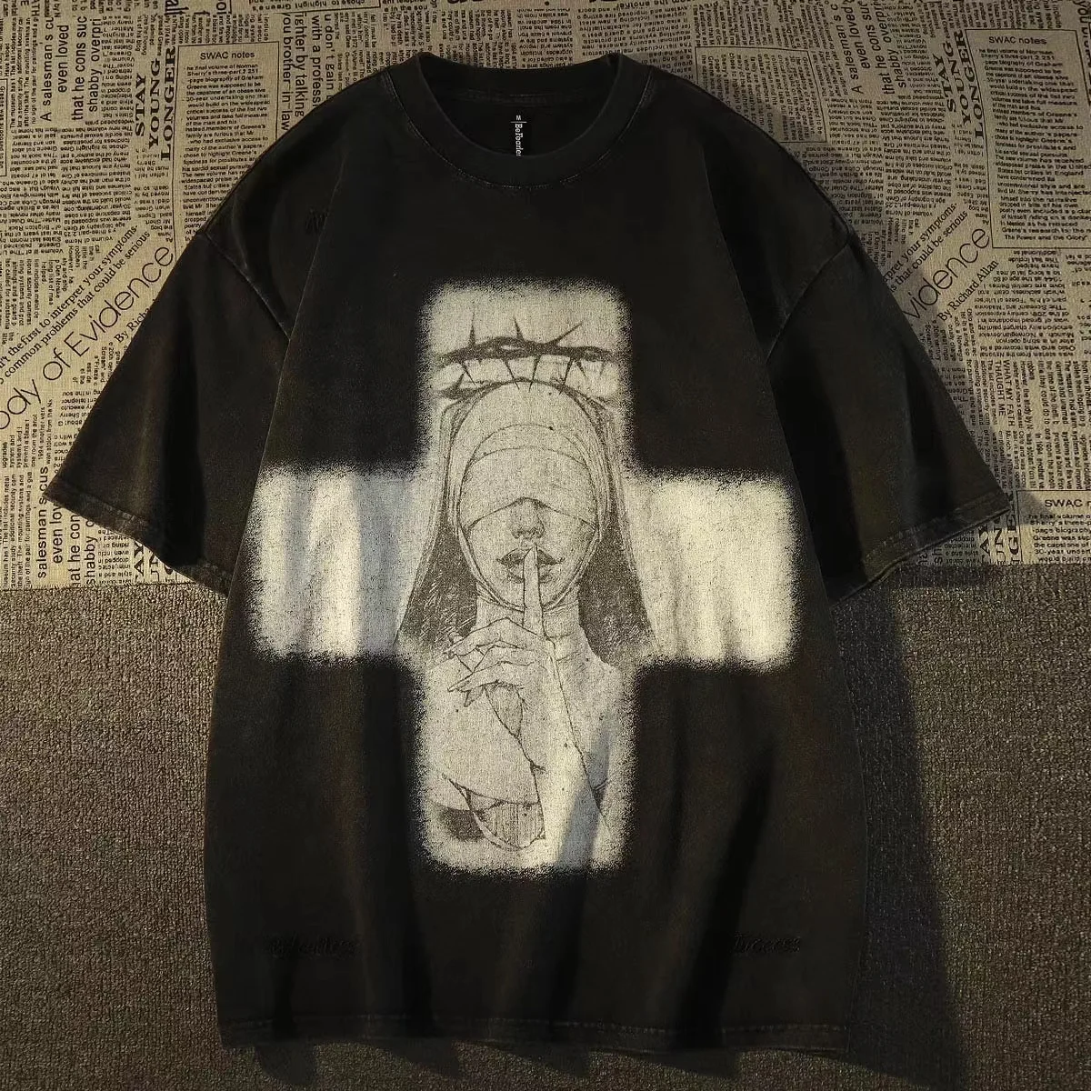 American Retro Printing Cross Gothic T-shirt Summer New Short Sleeve T-shirt Women Loose Cotton T Shirt for Women Y2K Tops
American Retro Printing Cross Gothic T-shirt Summer New Short Sleeve T-shirt Women Loose Cotton T Shirt for Women Y2K Tops
