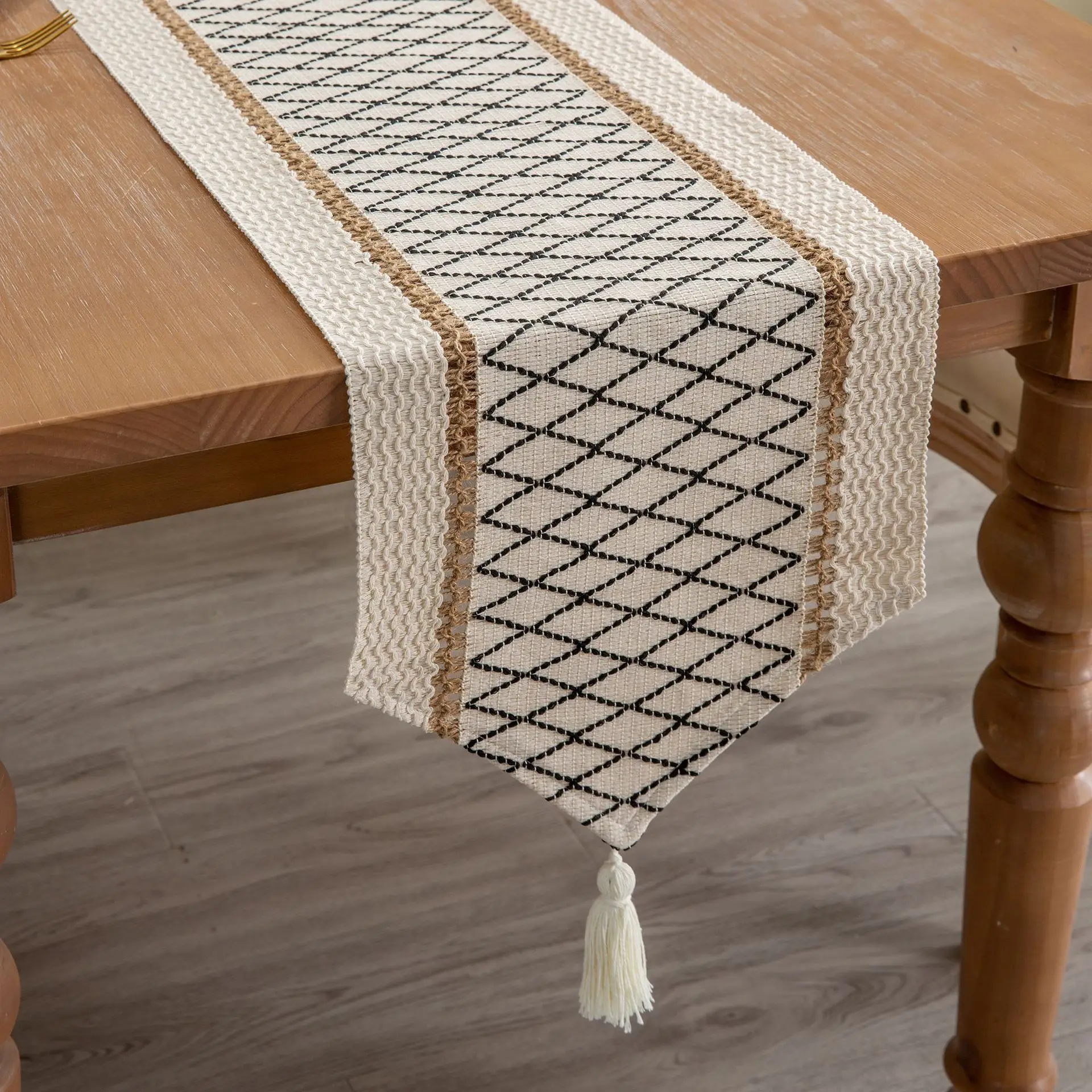 Cotton Linen Wove HangingTassel Ball Holiday Party Long Strip Runner Decoration Tablecloth
Cotton Linen Wove HangingTassel Ball Holiday Party Long Strip Runner Decoration Tablecloth
