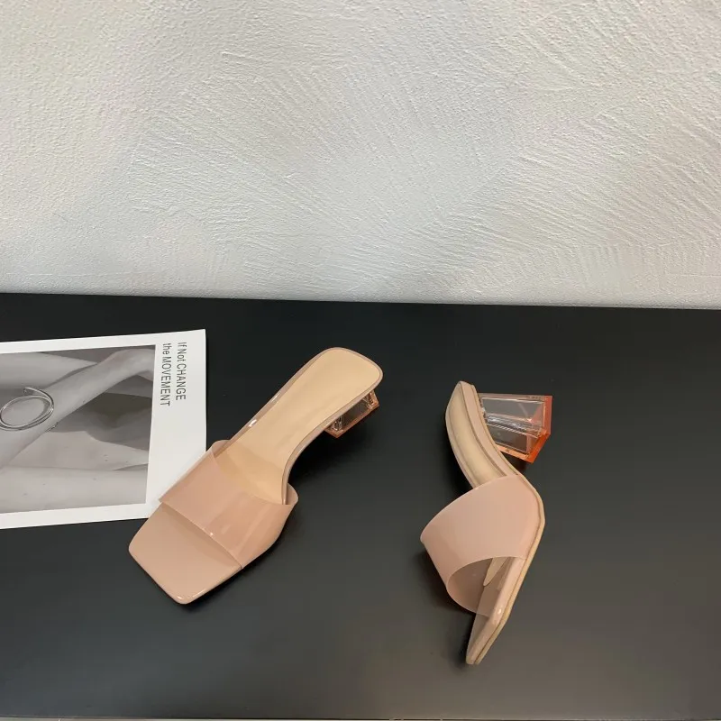 Slippers Casual Shoes Square heel Low Transparent Heel Rubber Flip Flops Slides Slipers Women Luxury Block Hawaiian 2023 Summer
Slippers Casual Shoes Square heel Low Transparent Heel Rubber Flip Flops Slides Slipers Women Luxury Block Hawaiian 2023 Summer