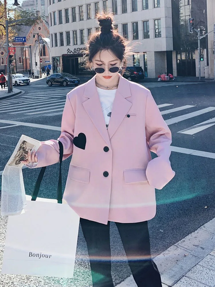 LANMREM Pink Blazer For Women Notched Single Breasted Heart Romantic Coat Lady Casual Clothing 2022 Autumn New 2R3585
LANMREM Pink Blazer For Women Notched Single Breasted Heart Romantic Coat Lady Casual Clothing 2022 Autumn New 2R3585