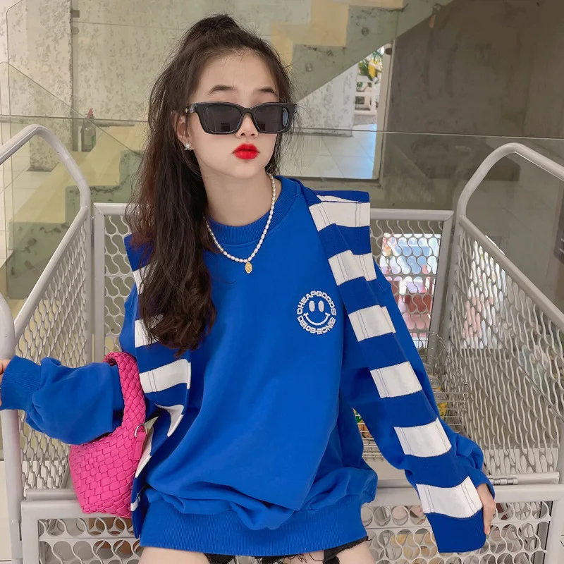 Children's clothing 2022 autumn new sweater girls shawl smiley pullover sweater two-piece set
Children's clothing 2022 autumn new sweater girls shawl smiley pullover sweater two-piece set