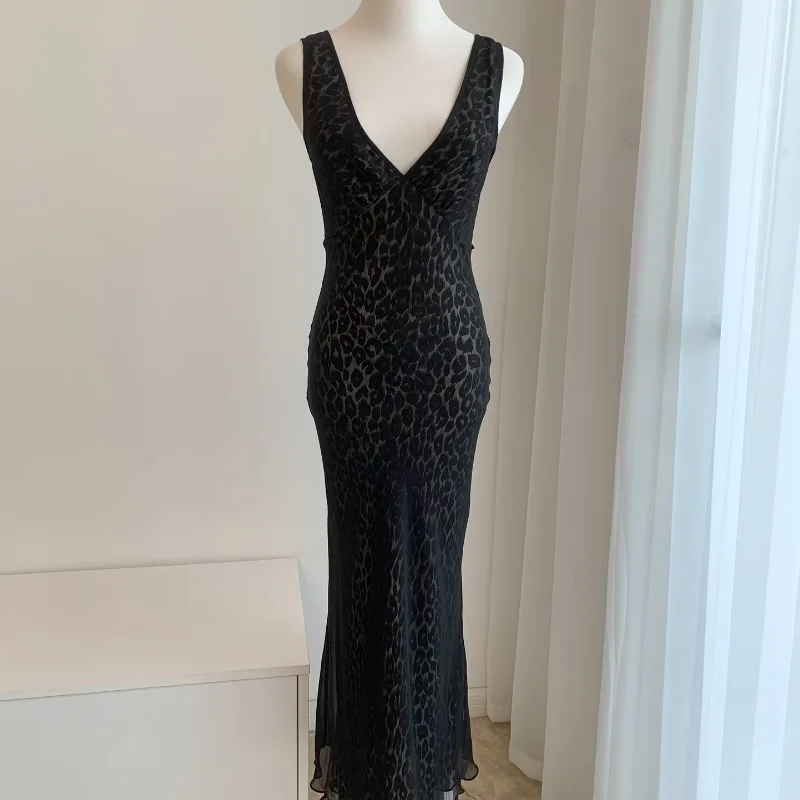 2023 Summer Black Leopard Printed Double Layers Sleeveless Camisole Midi Dress for Women Fashion
2023 Summer Black Leopard Printed Double Layers Sleeveless Camisole Midi Dress for Women Fashion