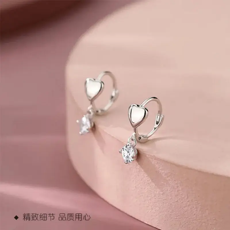 s925 sterling silver needle sweet short love female fashion single diamond temperament ear clip trendy jewelry gift
s925 sterling silver needle sweet short love female fashion single diamond temperament ear clip trendy jewelry gift