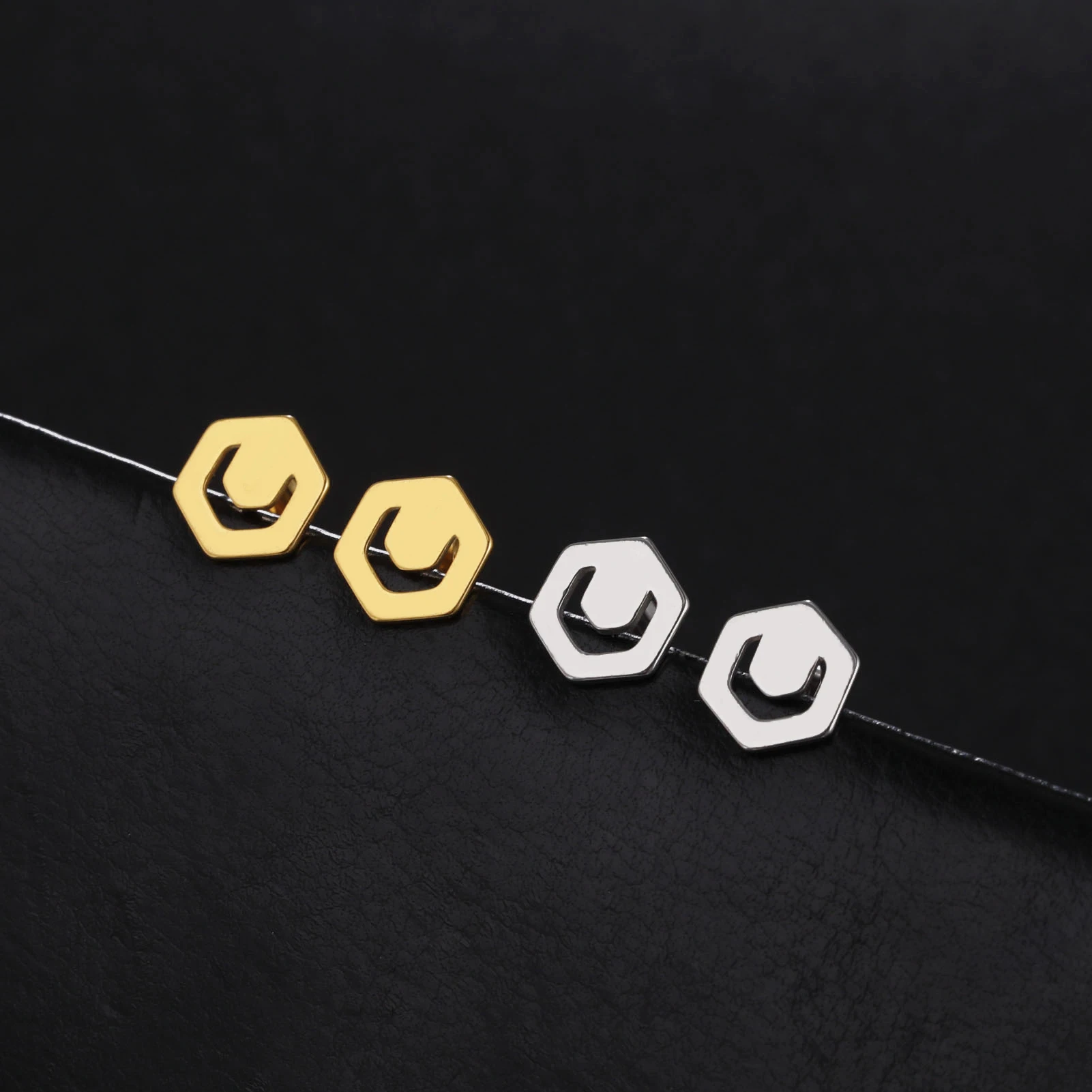 Sipuris Geometric Hexagon Moon Stainless Steel Small Stud Earrings Vintage Fashion Gold Color Earrings Jewelry For Women New
Sipuris Geometric Hexagon Moon Stainless Steel Small Stud Earrings Vintage Fashion Gold Color Earrings Jewelry For Women New