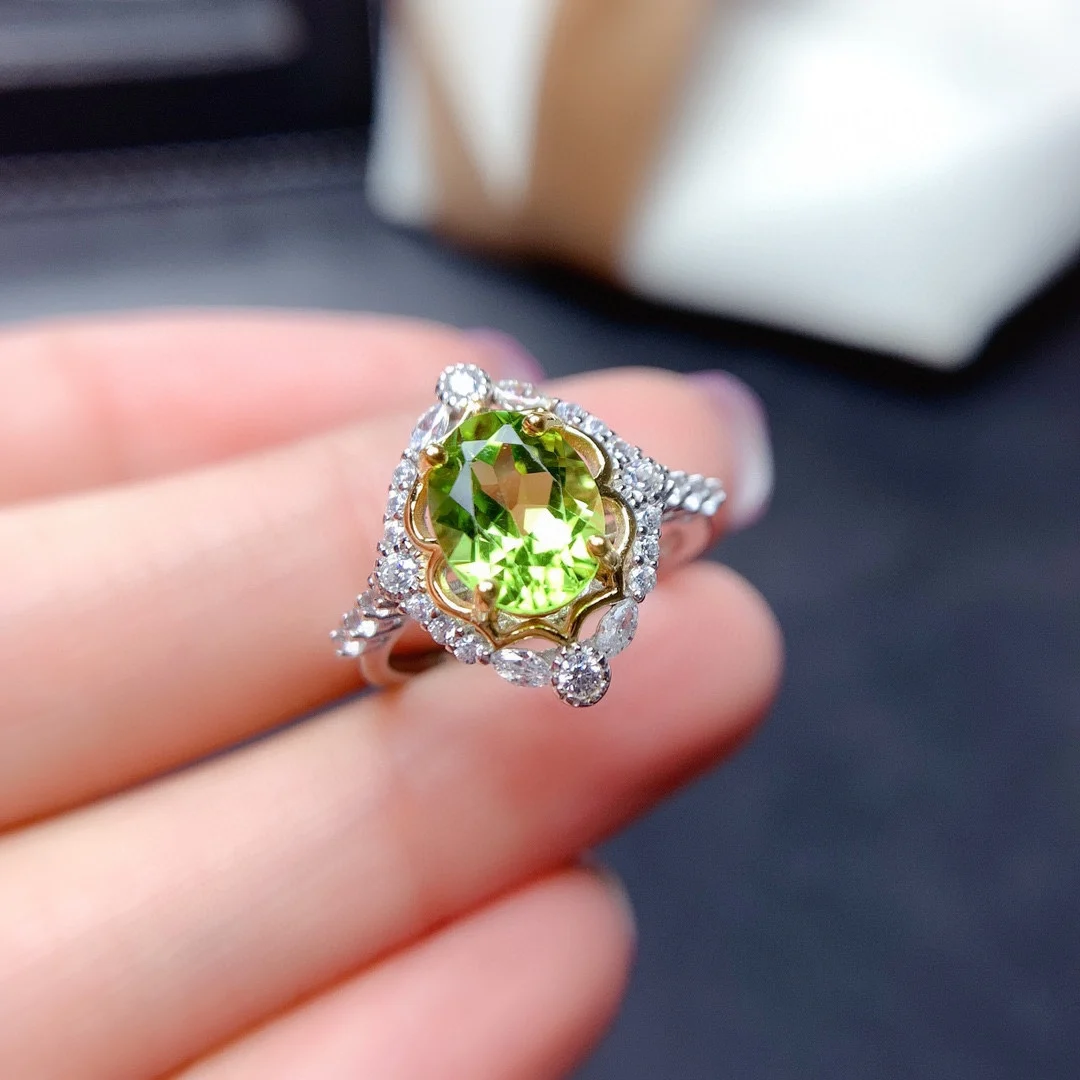 Natural peridot ring crystal clean color good 925 silver plated 18k gold inlaid light luxury temperament live mouth design
Natural peridot ring crystal clean color good 925 silver plated 18k gold inlaid light luxury temperament live mouth design