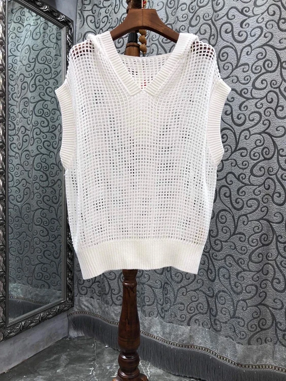 2022 new women fashion neckline hooded stitching V-neck plaid hollow decoration solid color sleeveless top 068
2022 new women fashion neckline hooded stitching V-neck plaid hollow decoration solid color sleeveless top 068