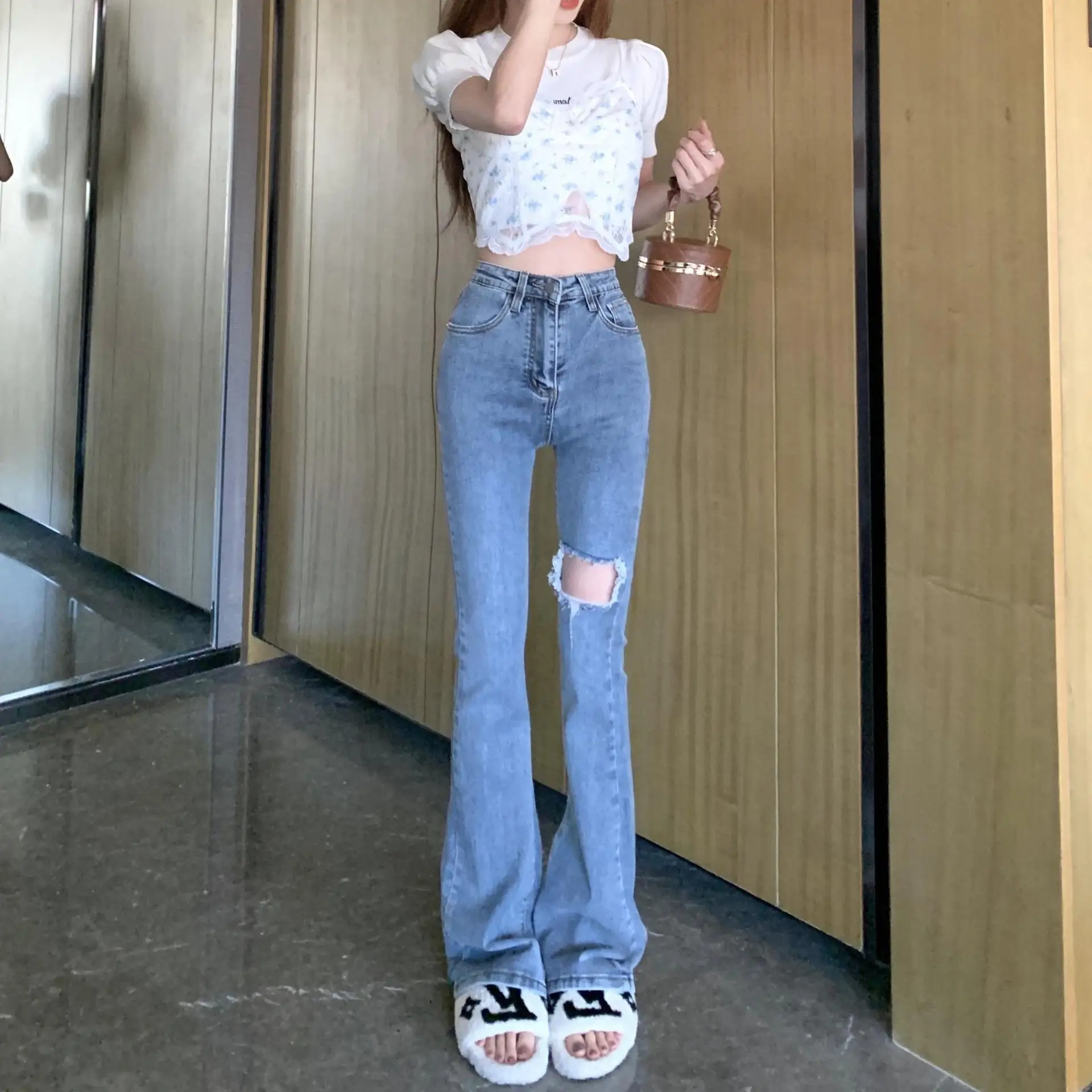 High Waist Ripped Slightly Flared Jeans Women's 2022 New Korean Style Slim Fit Slimming and Fashionable Ins Trendy Long Pants
High Waist Ripped Slightly Flared Jeans Women's 2022 New Korean Style Slim Fit Slimming and Fashionable Ins Trendy Long Pants
