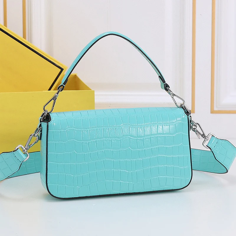 Retro underarm bag new fashion handbag leather large-capacity shoulder bag Joker casual diagonal bag solid color wallet
Retro underarm bag new fashion handbag leather large-capacity shoulder bag Joker casual diagonal bag solid color wallet