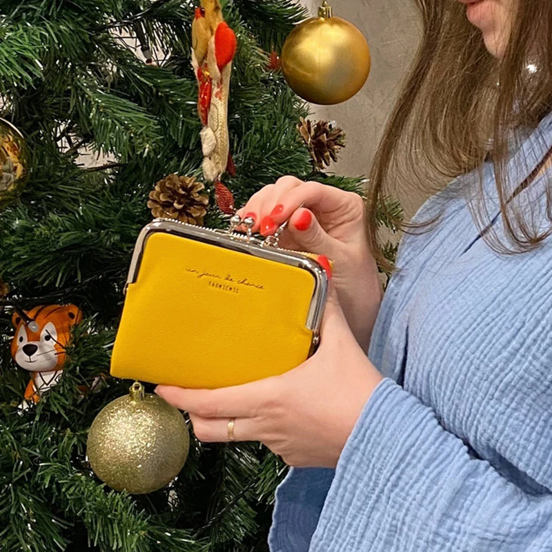 Fashion Solid Color Short Clutch Small Wallets PU Leather Women Coin Purses Ladies Simple Mini Card Holder Travel Wallets Female
Fashion Solid Color Short Clutch Small Wallets PU Leather Women Coin Purses Ladies Simple Mini Card Holder Travel Wallets Female