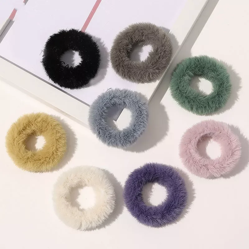 2020 1Pcs Fashion Sweet Elegant Plush Rubber Bands Hair Ring Furry Seamless Faux Fur Headwear Making up Tool Hoop Circle
2020 1Pcs Fashion Sweet Elegant Plush Rubber Bands Hair Ring Furry Seamless Faux Fur Headwear Making up Tool Hoop Circle