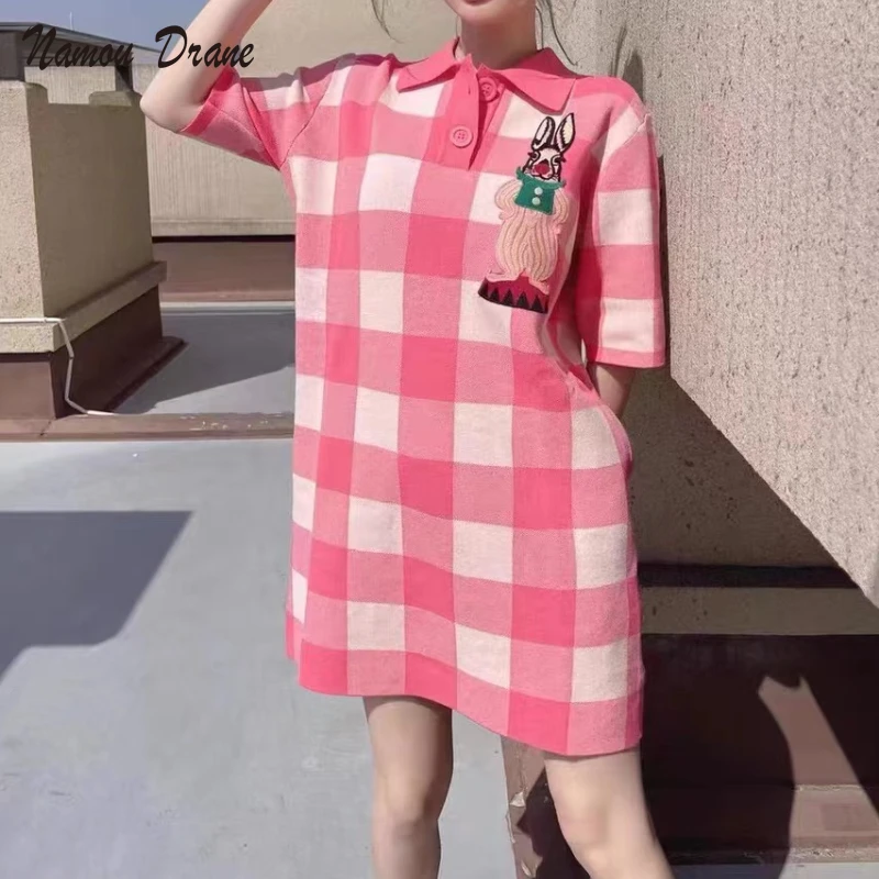 Namou Drane Summer 2022 French Polo Collar Check Knit Dress Women Loose Short Sleeves Medium Length Age-reducing T-shirt Skirt
Namou Drane Summer 2022 French Polo Collar Check Knit Dress Women Loose Short Sleeves Medium Length Age-reducing T-shirt Skirt