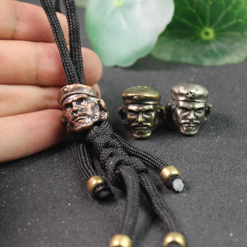 Cuban Revolutionary Leader Che Guevara Head Sculpture Paracord Pendant Outdoor Knife Beads Brass Jewelry DIY Lanyard Accessories
Cuban Revolutionary Leader Che Guevara Head Sculpture Paracord Pendant Outdoor Knife Beads Brass Jewelry DIY Lanyard Accessories