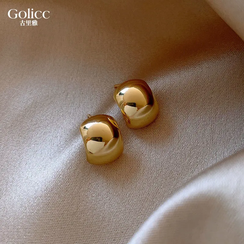 2022 New Elegant Gold Smooth Finish C Shape Earrings for Woman Fashion Gold Arc Stud Earrings Wedding Jewelry Wholesale Gift
2022 New Elegant Gold Smooth Finish C Shape Earrings for Woman Fashion Gold Arc Stud Earrings Wedding Jewelry Wholesale Gift