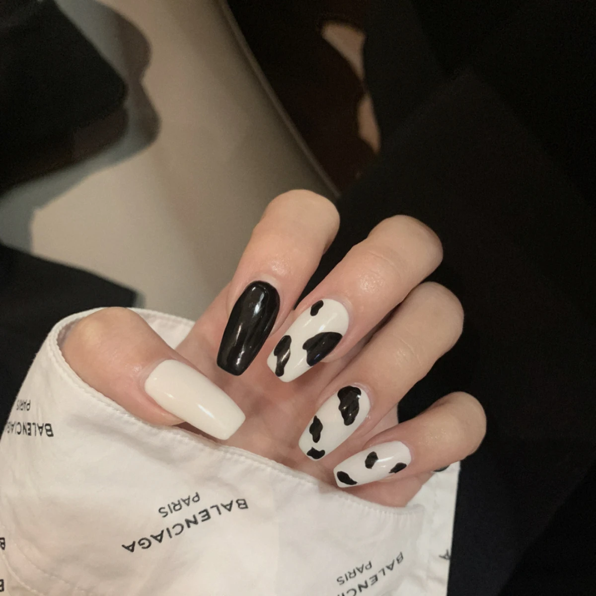 24Pcs/Box French Short Ballet Wearable Fake Nails press on Square Head Full Cover Detachable Finished Fingernails nails short
24Pcs/Box French Short Ballet Wearable Fake Nails press on Square Head Full Cover Detachable Finished Fingernails nails short