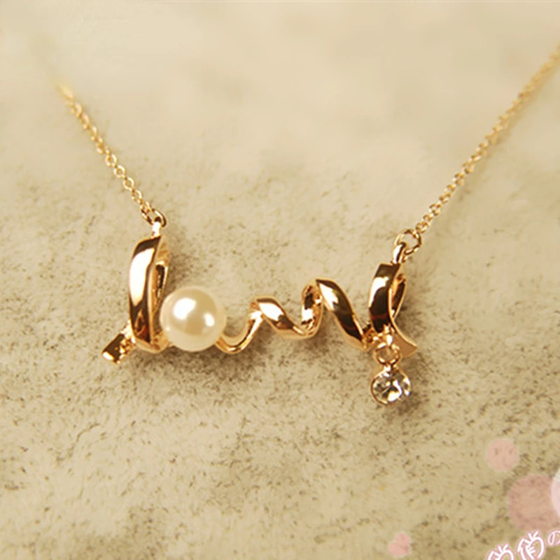 Women Clavicle Necklace LOVE Letters Pearl Crystal Pendant Colar Chain Necklaces Fashion Minimalist Jewelry
Women Clavicle Necklace LOVE Letters Pearl Crystal Pendant Colar Chain Necklaces Fashion Minimalist Jewelry