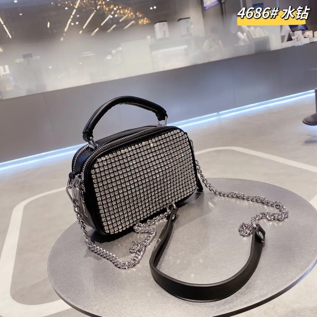 Роскошные женские сумки с бриллиантами, корейские и японские стильные сумки-тоуты из натуральной кожи на двойной молнии, сумки через плечо с мини-цепочкой
Роскошные женские сумки с бриллиантами, корейские и японские стильные сумки-тоуты из натуральной кожи на двойной молнии, сумки через плечо с мини-цепочкой