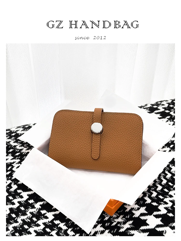 Genuine Leather Wallet For Men And Women Luxury Design Cowhide Short Money Bag Hasp Ladies Fashion Slim High-grade Small Purse
Genuine Leather Wallet For Men And Women Luxury Design Cowhide Short Money Bag Hasp Ladies Fashion Slim High-grade Small Purse