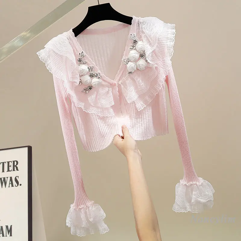 Exquisite Rhinestone Three-Dimensional Flower Ruffled Single Button Shawl Cardigan Women Long Bell Sleeve V Neck Thin Knit Top
Exquisite Rhinestone Three-Dimensional Flower Ruffled Single Button Shawl Cardigan Women Long Bell Sleeve V Neck Thin Knit Top