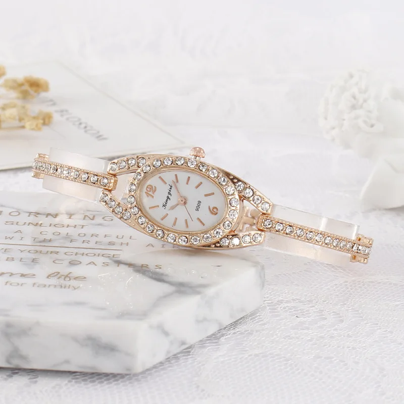 Retro Oval Quartz Rhinestone Dial Casual Wrist Watches Luxury Stainless Strap Fashionable Clock Waterproof Wristwatch for Women
Retro Oval Quartz Rhinestone Dial Casual Wrist Watches Luxury Stainless Strap Fashionable Clock Waterproof Wristwatch for Women