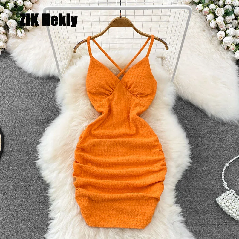 Zik Hekiy Women Sexy Low-Cut Halter Dress Fashion V-Neck Sleeveless Waist-Skimming Pleated Short Package Hip Dress
Zik Hekiy Women Sexy Low-Cut Halter Dress Fashion V-Neck Sleeveless Waist-Skimming Pleated Short Package Hip Dress